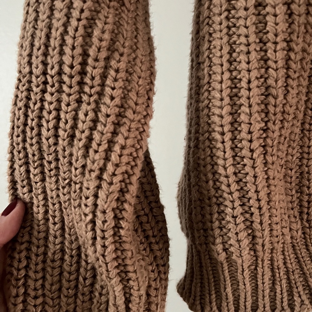 It Is Well L.A. Chunky Pullover Sweater in Camel - Picture 5 of 7